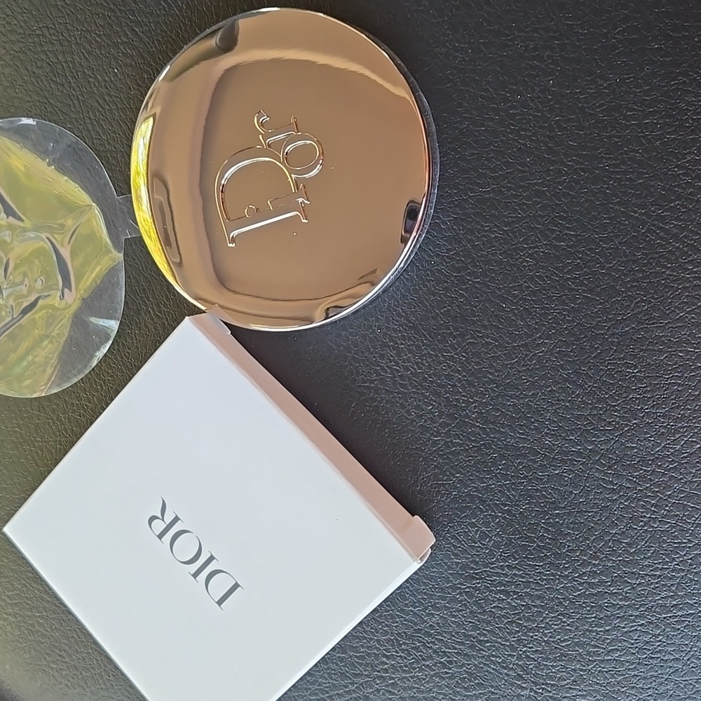 BRAND New in box never used DIOR Mirror with Dior logo oblique silver Compact